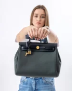 Hermès Herbag 31 Toile Militaire / Vache Hunter Vert Mangrove / Écru / Black GHW - Image 7